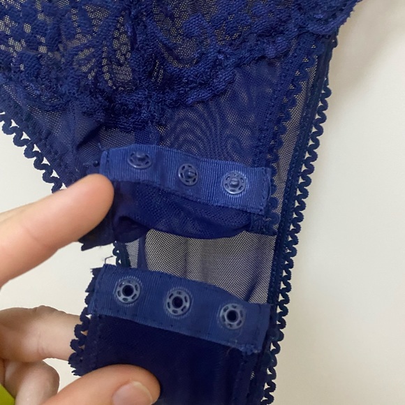 Blue lace and mesh teddy - Picture 6 of 10